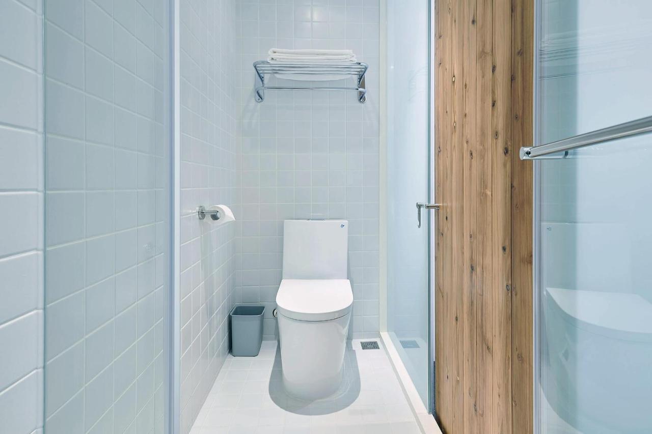 Star Hostel Taichung Parklane Екстер'єр фото