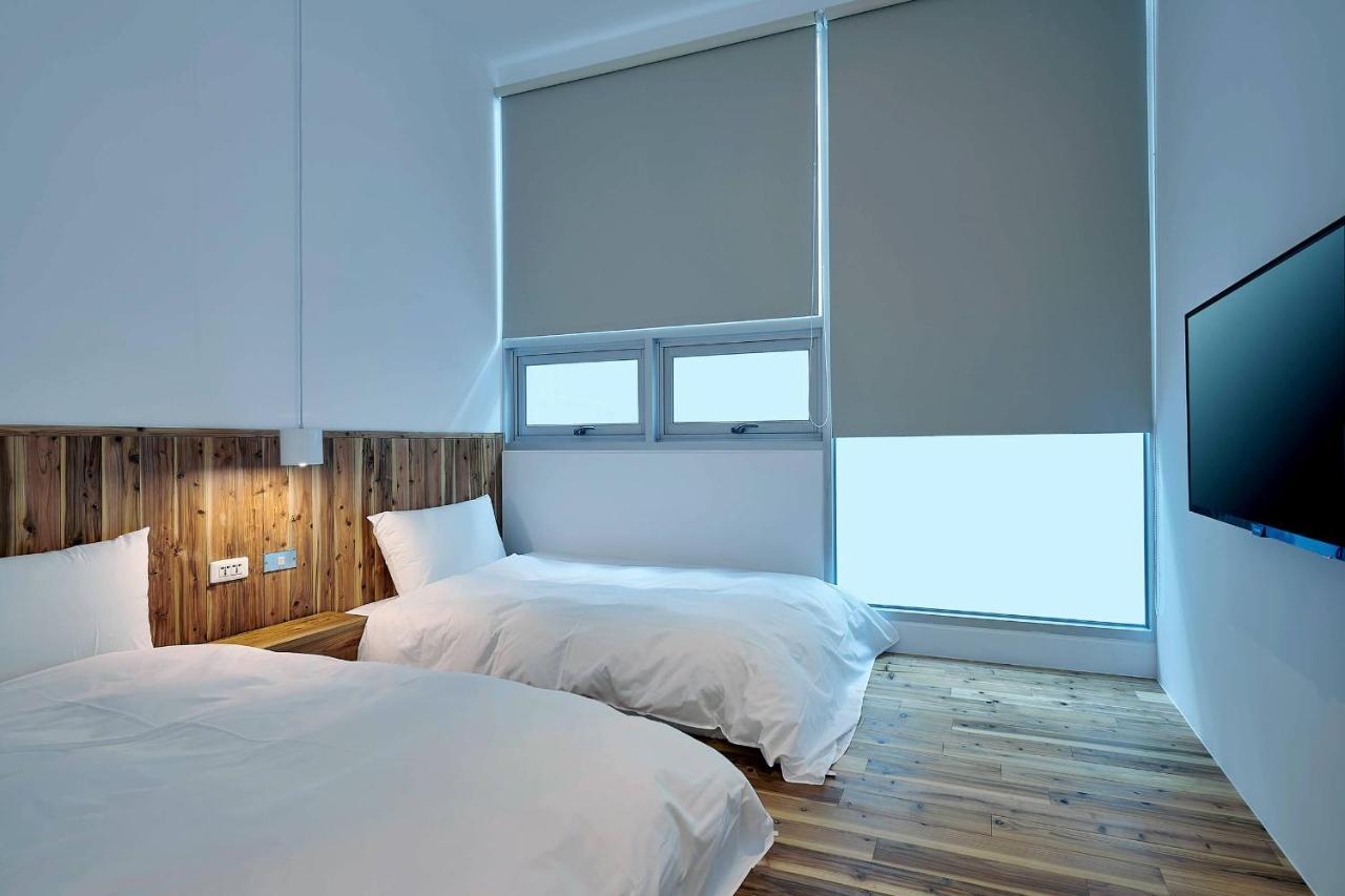 Star Hostel Taichung Parklane Екстер'єр фото