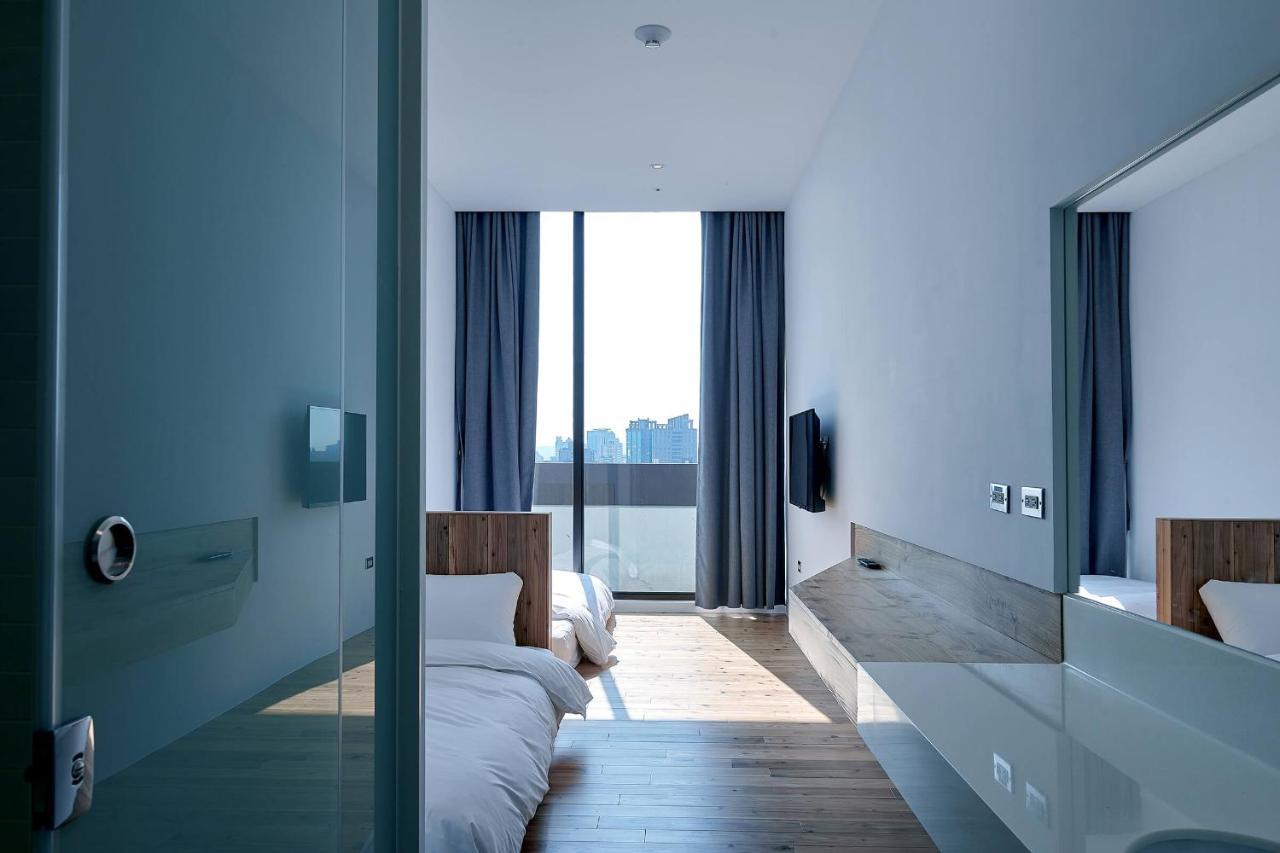 Star Hostel Taichung Parklane Екстер'єр фото